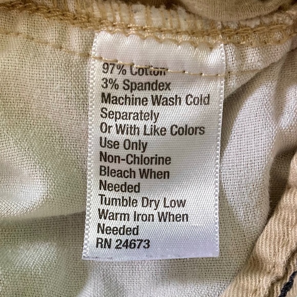 Boy’s size 10 Crown and Ivy khaki shorts with adjustable waist - Picture 5 of 6